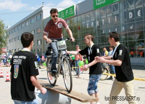 mircea bacala pe bicicleta p