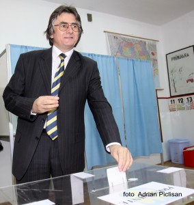 Nicolae Robu voteaza p