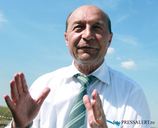 traian basescu p