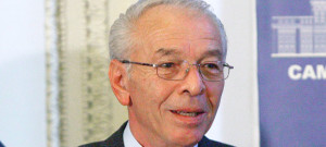 Investirea in functie a noului presedinte al Curtii de Conturi, Nicolae Vacaroiu  (dreapta) si a vicepresedintelui Doina Dascalu, in Bucuresti.
