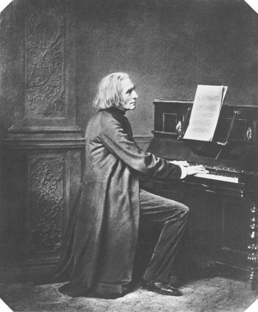 Franz_Liszt_1869-Munchen-Edgar-Hanfstaengl