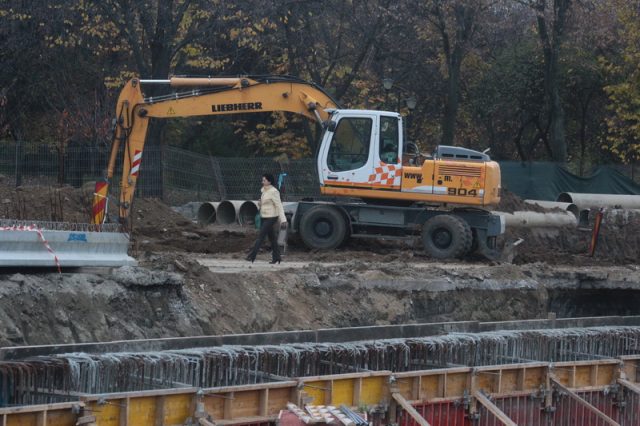 Pe tocuri prin şantierul adormit Foto Adrian Pîclişan