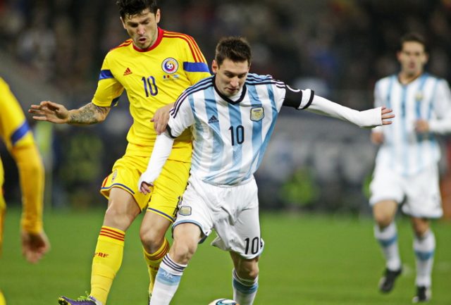 lionel messi in duel cu cristian tanase01.jpg_resize