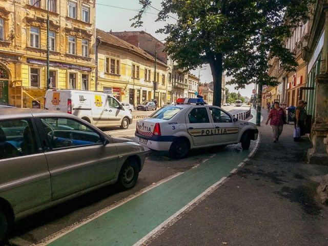 masina politie pista biciclisti