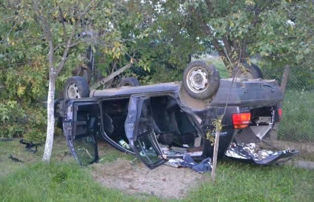 accident-foto-tipari-rasturnat-cascadorie-4-victime-smurd-ambulanta-politia-foto-2-620x400