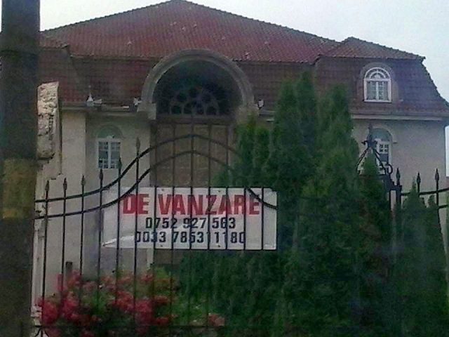 palat tiganesc de vanzare