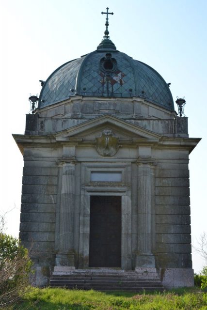 4. mausoleul familiei