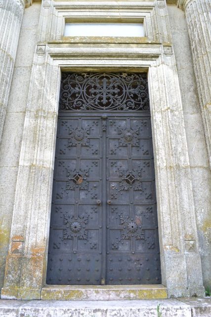 5. intrare mausoleu