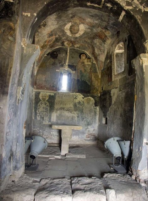 3. absida altar