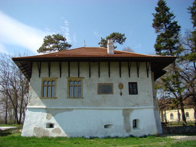 2. bastionul rosu