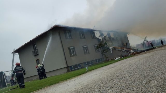 Incendiu-Hotel-Stejar-Ineu--720x405