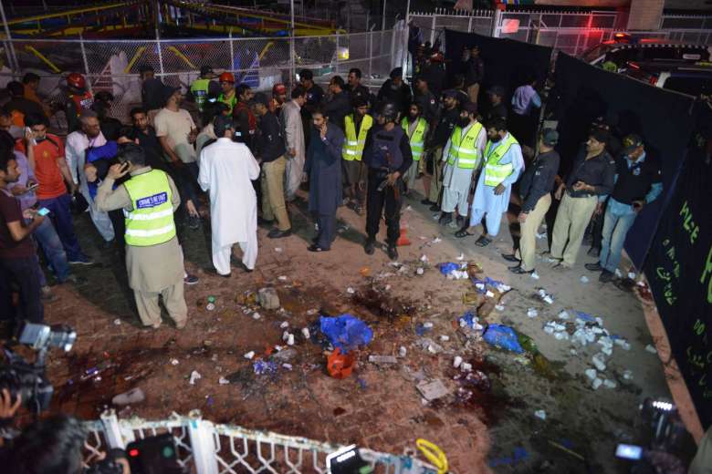 lahore pakistan explozie atentat bomba