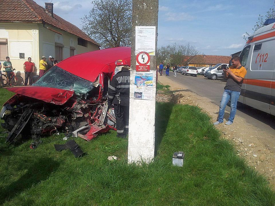 accident sandra isu banat ciocnire violentă