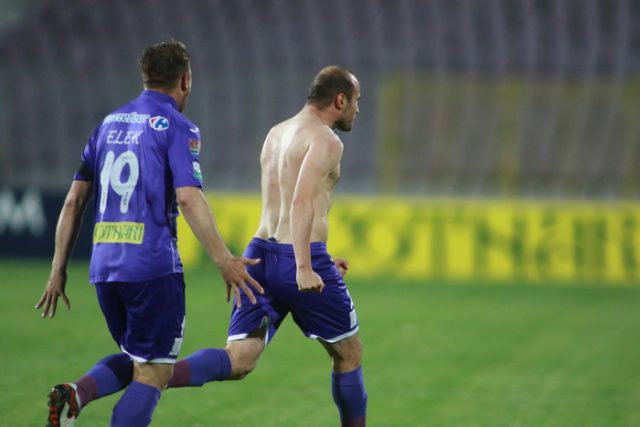 Dan Popescu se bucură după golul de 2-1 marcat cu CSU Craiova. Foto: Adrian Pîclișan