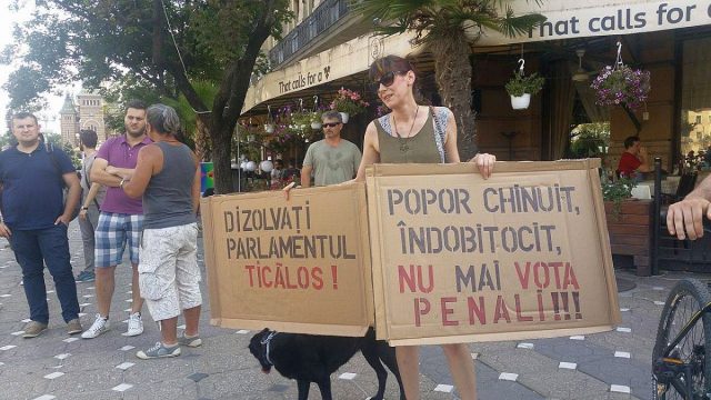 protest anti parlament2