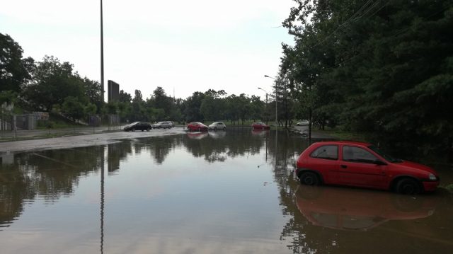 Zona Stadionului Dan Paltinisanu inundata