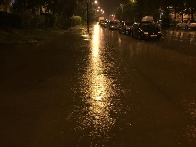 strada ipatescu inundata ploaie