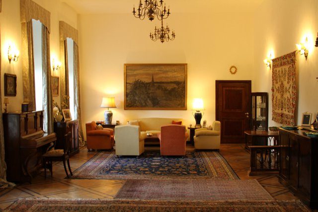 6. interior castel