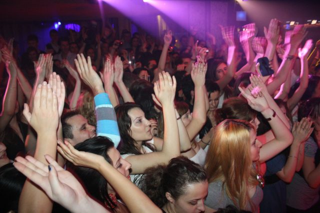 Sfârşitul săptămânii aduce în cluburile din Timişoara o serie de party-uri şi evenimente live.