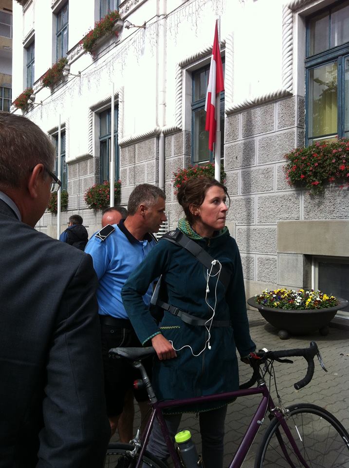 O biciclistă din Timişoara a protestat ca Robu să iasă cu bicicleta pe piste