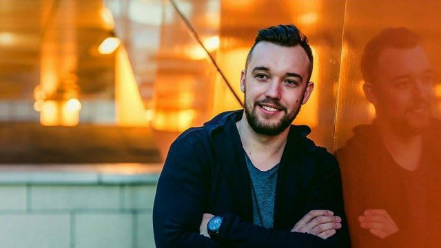 Melodia Make a thing, realizată de timişoreanul Julyan Dubson a fost inclusă pe compilaţia Hed Kandi. 