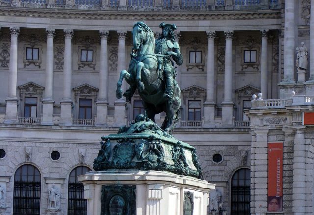 Statuie Eugeniu de Savoya la Viena