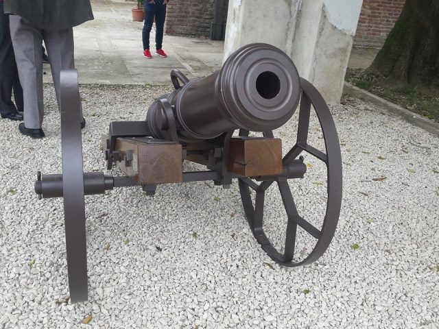 Replică a unui tun utilizat în Revoluția de la 1848-1849.