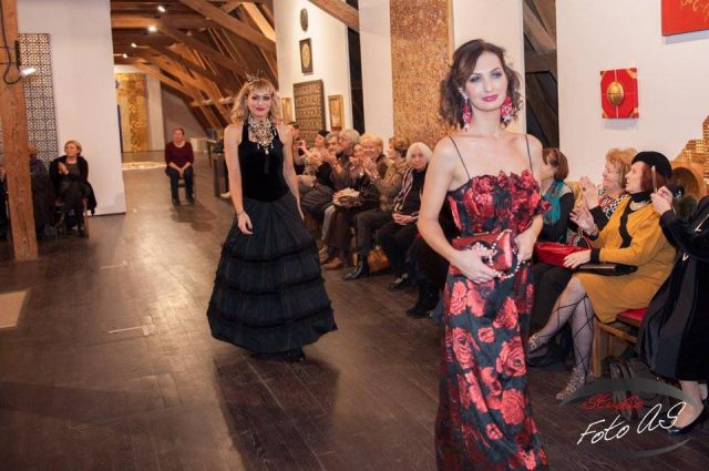 Lansarea colecţiei vestimentare de toamnă – iarnă a casei Ana Cioclov