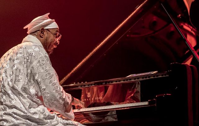 Printre artiştii care vor susţine recitaluri la Timişoara Jazz Festival se numără şi americanul Omar Sosa