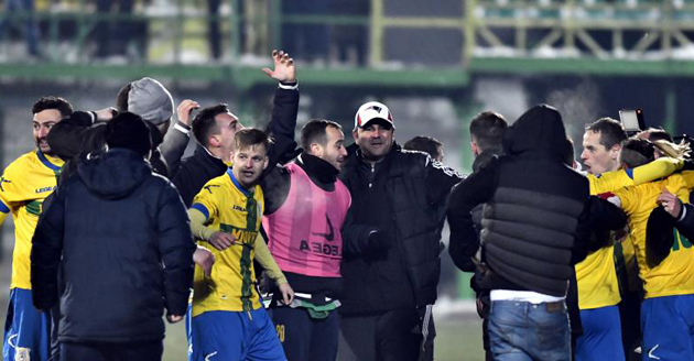 Bucurie la Mioveni după victoria cu Steaua. Foto: Denis Șchiopu / Mediafax