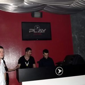 Play Topless DJ 11