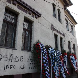 tigani innmormantare14_resize