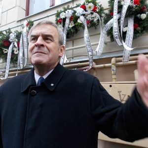 laszlo tokes mana