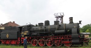 locomotiva cu abur neagra