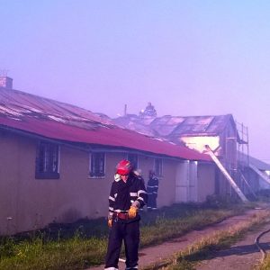 incendiu depozit giarmata (2)