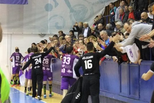 CH Poli Timișoara, pe stomacul gol și cu Dinamo