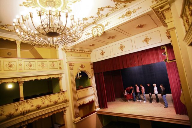 teatru oravita