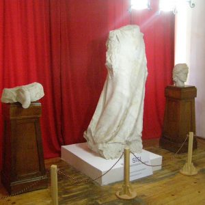 4. statuie elisabeta – muzeu caransebes