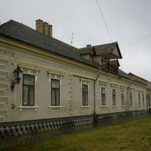 11. restaurare gresita conac comlos