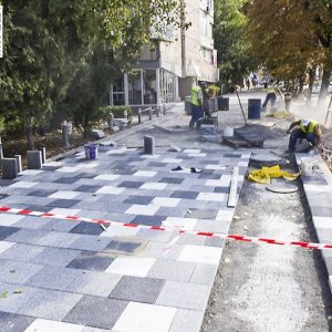5. dale trotuar galati