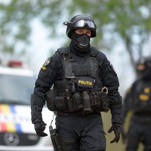 mascati perchezitii trupele speciale sas GBZ (1)