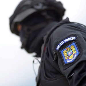 politia mascati perchezitii trupele speciale sas GBZ (2)