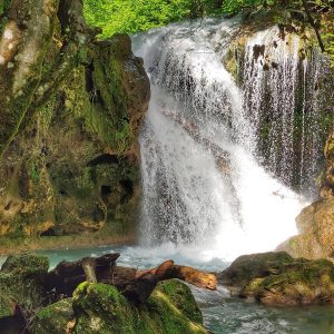3. cascada