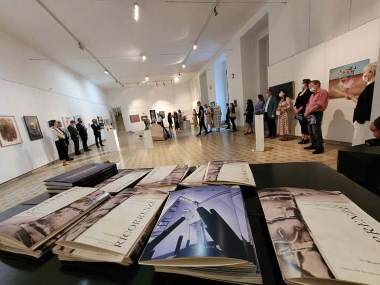 Artisti di Timisoara espongono in Italia.  La Facoltà di Lettere e Design dell’UVT ha inaugurato a Roma la mostra “Ricorrenze/Ricorrenze/Ricorrenze” FOTO
