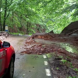 drum blocat viitura aluviuni