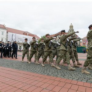 militari soldati defilare piata libertatii