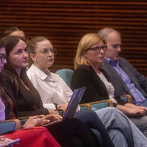 stefanuta intalnire cu studentii (6)