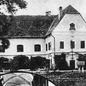 9. curtea de onoare