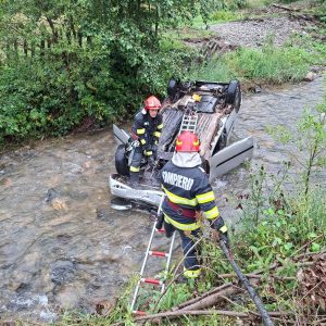 accident masina in rau (3)