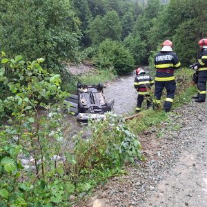 accident masina in rau (5)
